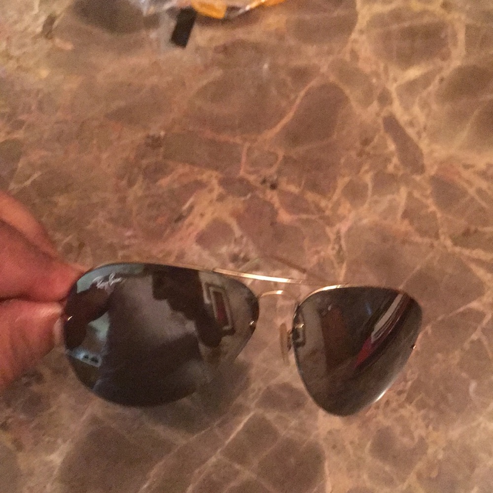 Gold rim Ray Ban shades